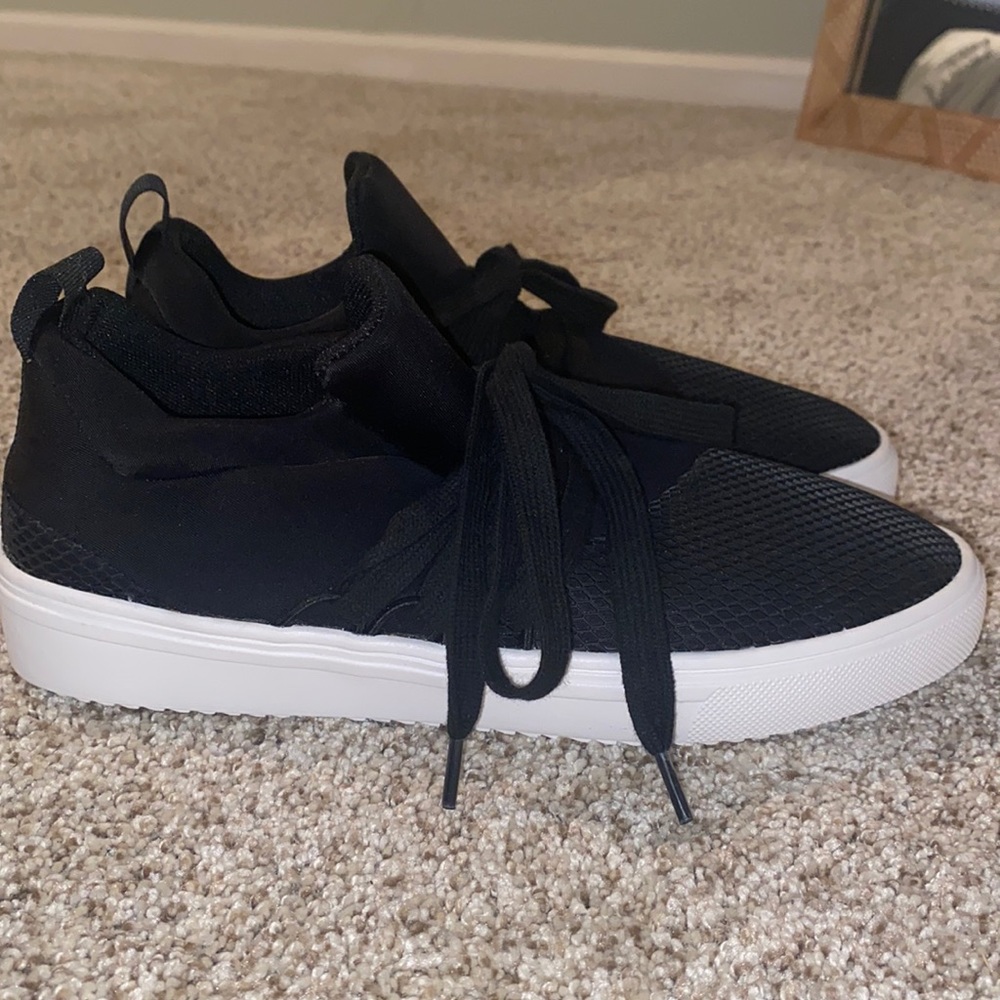 Steve Madden Lancer Sneaker